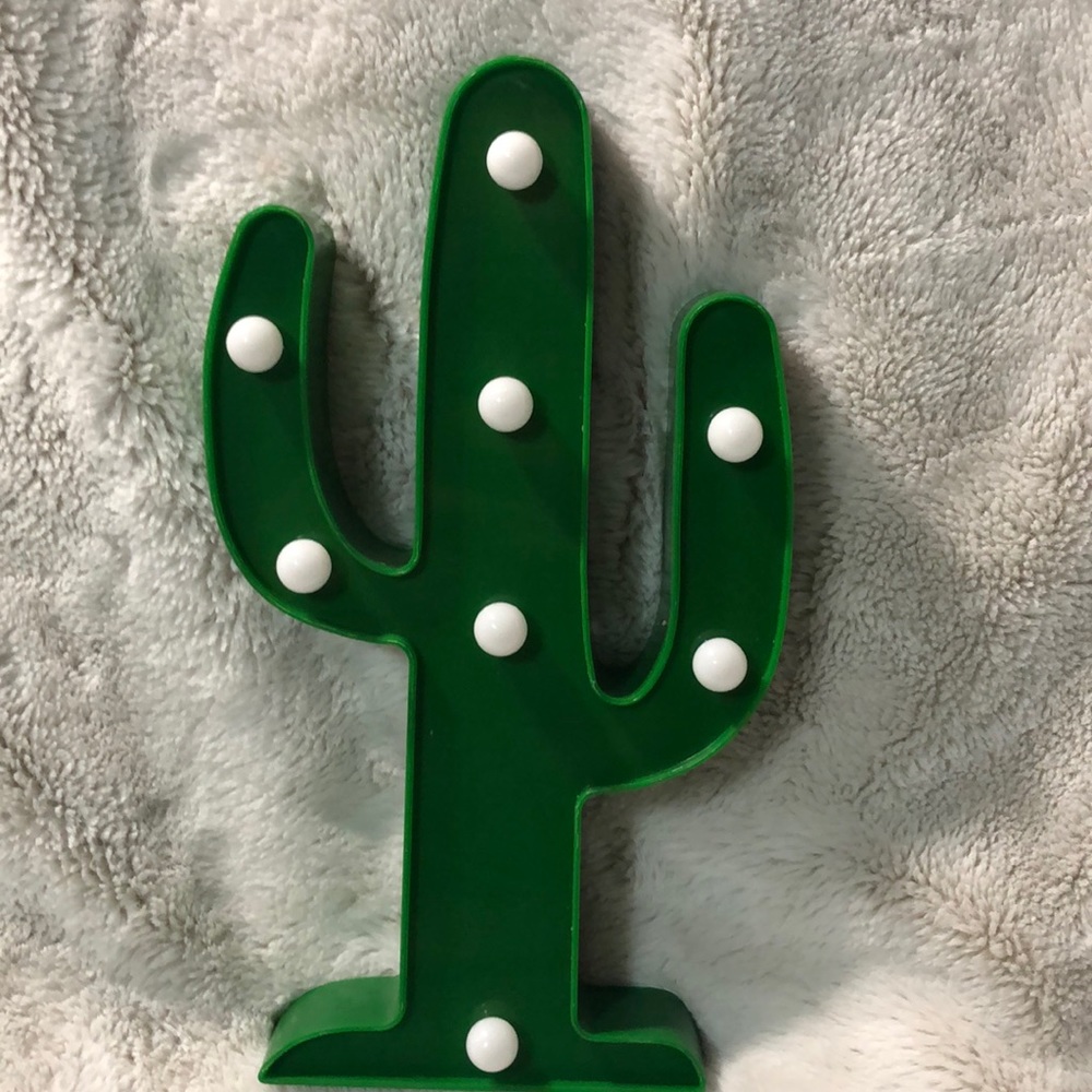 Cactus LED Decoration🌵 - Picture 3 of 3
